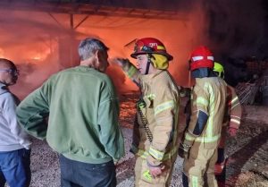 حریق در ۳ نقطه اهواز/ ۷۰ آتش‌نشان اعزام شدند