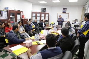 کارکنان عملیاتی، آموزشهای ضمن خدمت را در محل کار می بینند