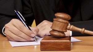 تهیه پوشاک، حکم جایگزین حبس قاضی در حمیدیه