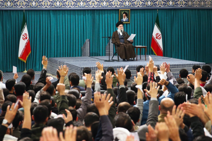 انتخابات ضعیف باشد همه ضرر میکنند انتخابات ضعیف باشد همه ضرر میکنند