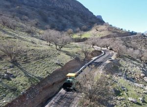 طرح آسفالت محور روستایی بابا زاهد چلو شهرستان اندیکا