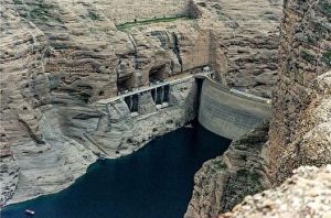 حفظ ذخایر آبی و مدیریت سیلاب در سدهای خوزستان