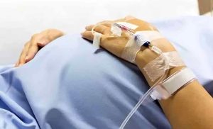 پیگیری علت فوت مادر باردار در اندیمشک