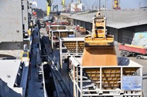 رشد ۵۱ درصدی تخلیه و بارگیری انواع کالا در بندر امام خمینی