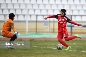 فولاد در لیگ ‌برتر فوتبال زنان تیم‌داری می‌کند