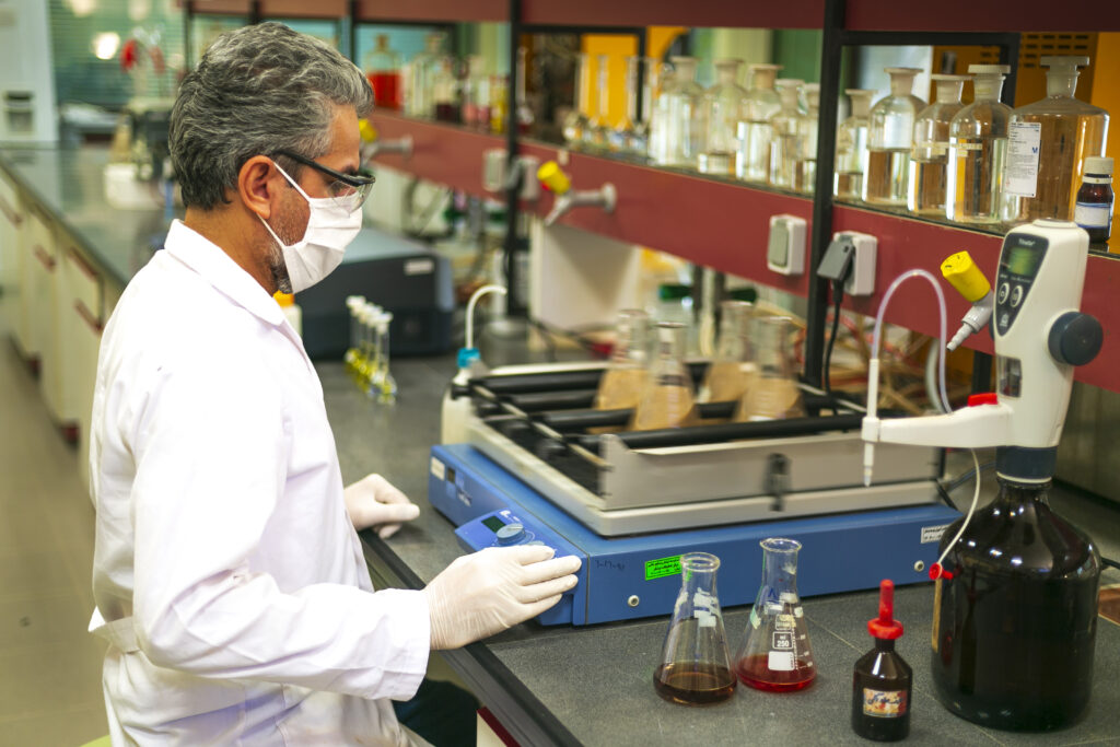 دریافت استاندارد «تأیید صلاحیت» برای آزمایشگاه صنایع غذایی دریافت استاندارد «تأیید صلاحیت» برای آزمایشگاه صنایع غذایی