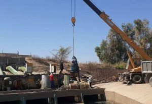 نصب دو دستگاه الکتروپمپ شناور در شبکه‌های آبیاری کارون بزرگ