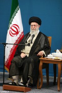 اولویت فوری، حل مسئله گرانی و تورم است