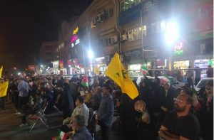 شادی مردم خوزستان از حمله موشکی سپاه علیه رژیم صهیونیستی