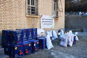 توزیع بسته‌های ضروری و تحصیلی میان خانواده‌های روستای محروم لنده