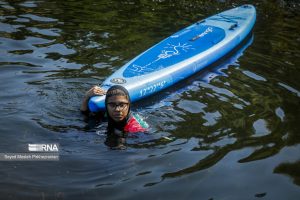 موج سواری در رودخانه دز حرفه‌ای می‌شود