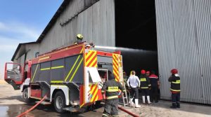 کالاهای نزدیک به محل حادثه در بندرامام به انبارهای امن منتقل شد