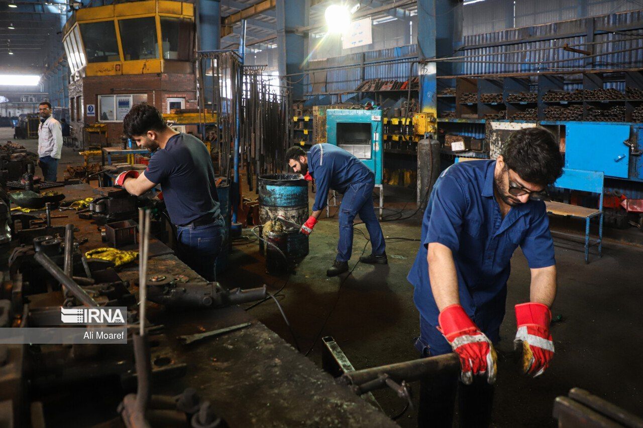 نبض حیات صنایع کوچک در دستان صنایع مادر نبض حیات صنایع کوچک در دستان صنایع مادر