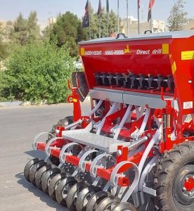 توزیع ۴۰ دستگاه تجهیزات و ادوات کشاورزی میان کشاورزان شهرستان ایذه