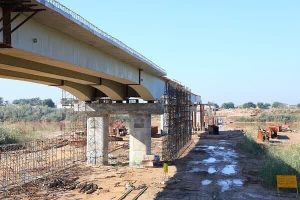 احداث پل عنافچه بر روی رودخانه کارون به کجا رسید؟