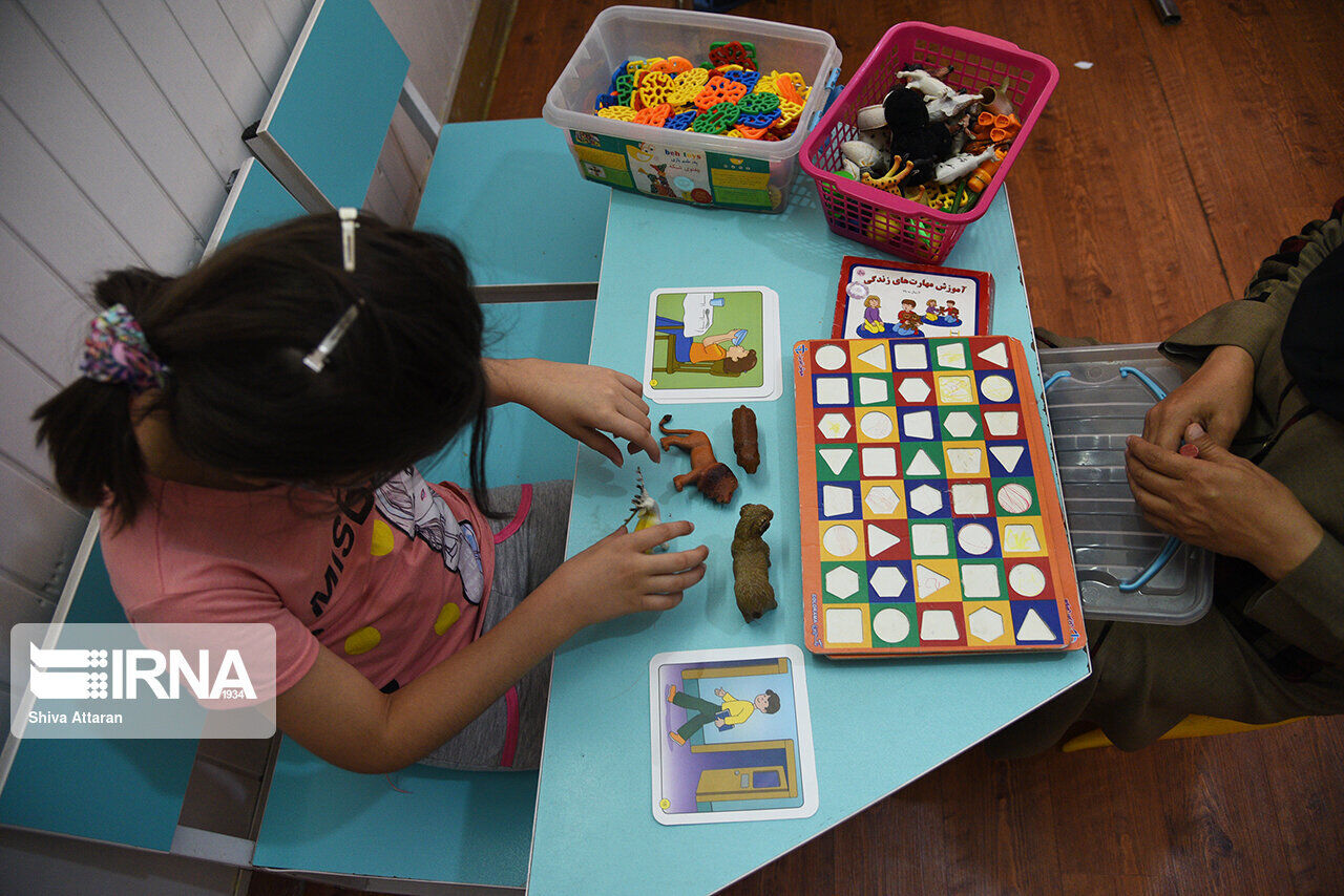 متخصص روانپزشک: درمان چندرشته‌ای؛ کلید ارتقای کیفیت زندگی کودکان اوتیسم