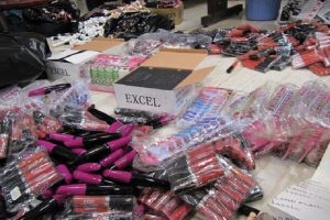 تعزیر قاچاقچی لوازم آرایشی بهداشتی در اهواز