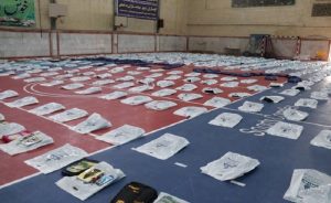 توزیع یک‌هزار بسته نوشت‌افزار میان دانش‌آموزان کم‌برخوردار آبادان و خرمشهر