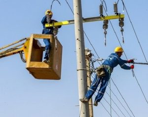 اجرای طرح بهینه سازی شبکه برق در برخی مناطق روستایی اندیمشک