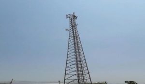 نصب دو دکل جدید مخابراتی و سایت پرسرعت تلفن همراه در آبادان