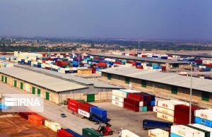 تخلیه نخستین محموله تنی شمش فولاد در بندر خرمشهر برای صادرات به کویت