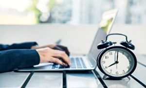 بررسی تغییر ساعت فعالیت مدارس و ادارات خوزستان تا پایان آبان