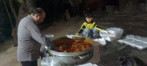 توزیع پنج هزار پرس غذای فاطمی بین نیازمندان گتوند